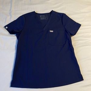 Figs Women’s Catarina One-Pocket Scrub Top, Navy, Small.